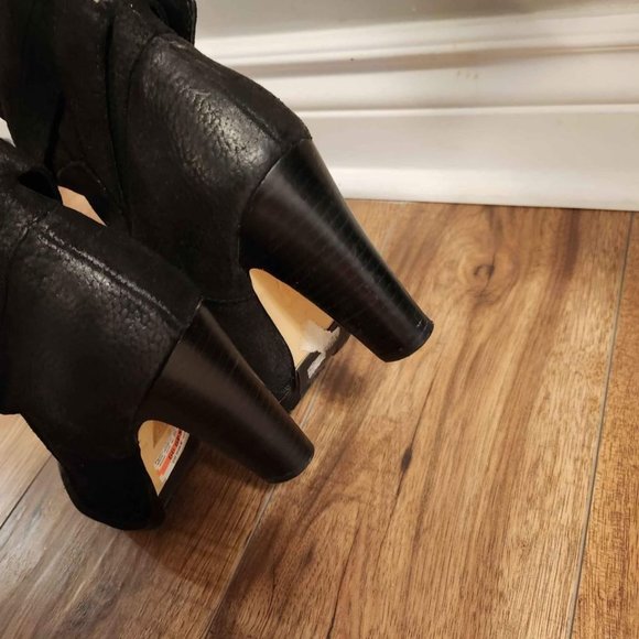 Leather tall boots - Picture 3 of 5